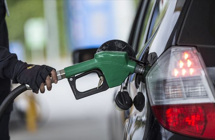 Akaryakıta tarihi zam: Benzine 1,51 lira, mazota 3,30 lira zam geldi