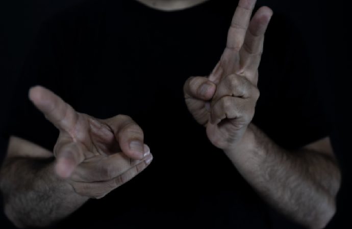 İşaret diliyle tiyatro oyun: ‘Çingene Boksör’ Ankara’da