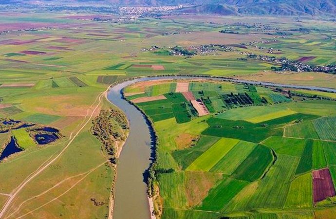 Arıcıların yeni durağı: Havalar ısınınca Muş ovasına akın ettiler