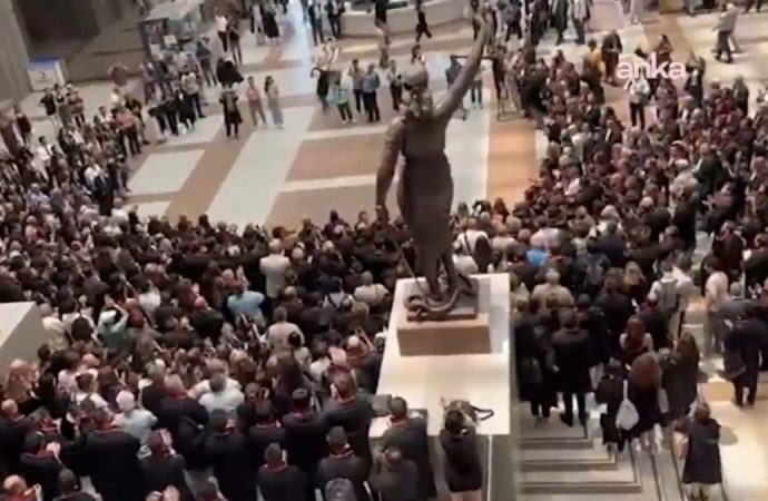 Avukatlardan Çağlayan’da ‘Pehlivan’ protestosu