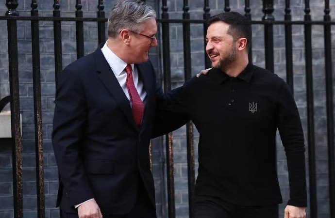 Britanya el koyduğu Rus mallarının geliriyle Ukrayna’ya 350 füze gönderecek