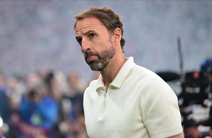 İngiltere’nin eski koçu Southgate’e ‘şövalyelik’ ünvanı