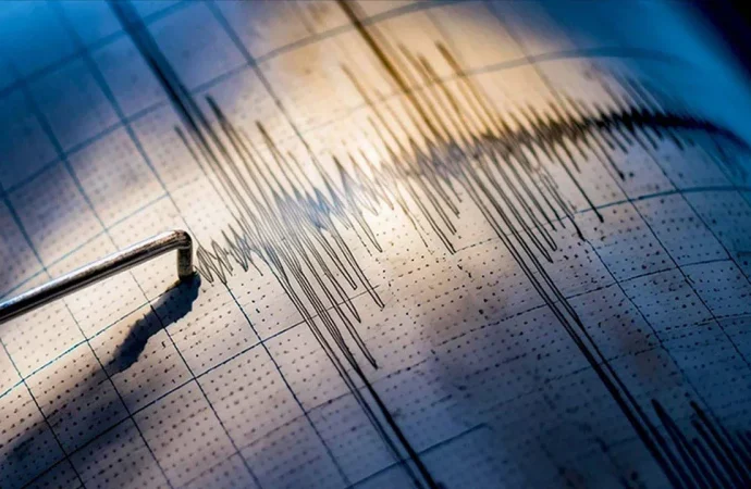 İstanbul’da gece yarısı deprem korkuttu