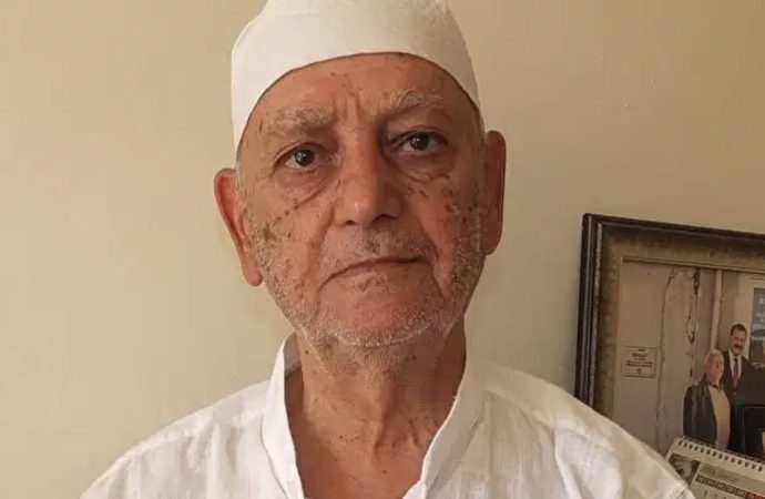 Cerrahi tarikatının önemli isminin cenazesi dört gün bekletilip sit alanına gömüldü