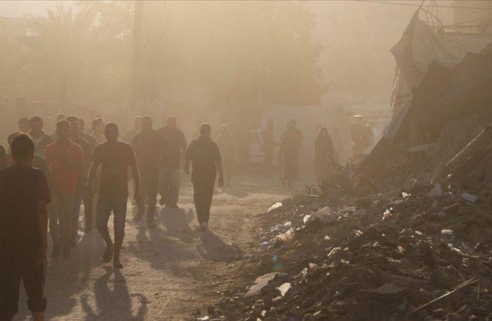İsrail yardım bekleyenleri havadan ve denizden vurdu: 19 Filistinli hayatını kaybetti