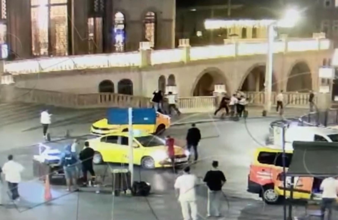 Taksim Meydanı’nın ortasında döve döve öldürdüler