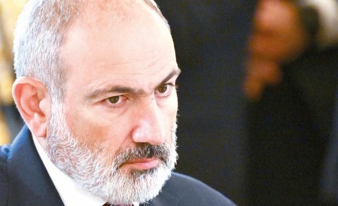 Paşinyan beş gün küfür molası istedi