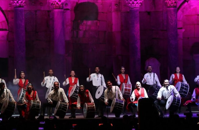 Sagalassos antik kentinde  ilk geceyi ‘Anadolu Ateşi’ aydınlattı