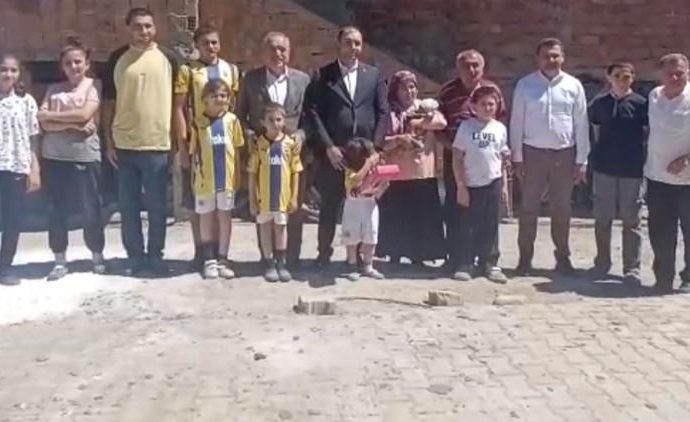 13’üncü çocukları oldu, devlet ricali kutlamaya geldi