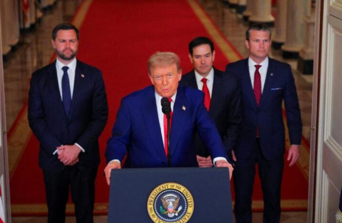 Trump kendinden beklenen ‘kutsal’ savaşa sonunda girdi (ABD derin devletinde neler oluyor?)