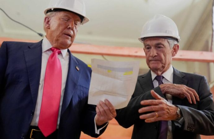 Trump gündemi nasıl değiştireceğini şaşırdı