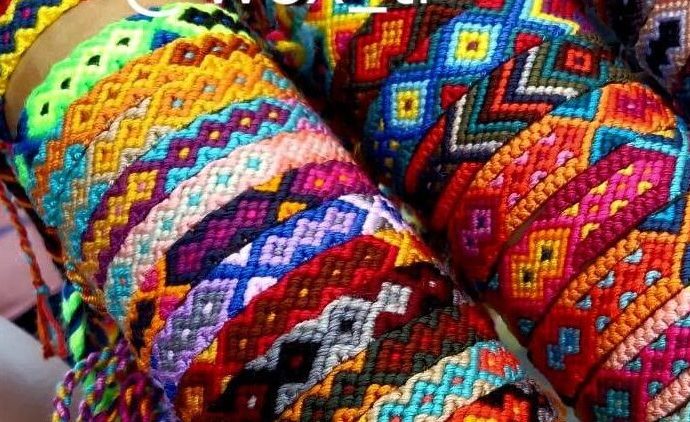 Bir Bileklikten Fazlası: Kakofoniden Kaçanların Sessiz Hikâyesi