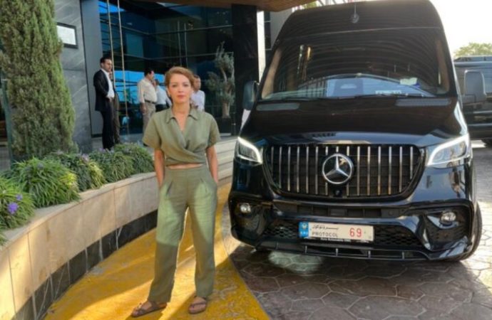 Nagehan’ın dağ kıyafeti ile dağdaki töreni izlerken gördüğüm ayrıntılar