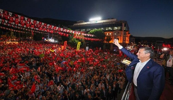 Özgür Özel: 3 Kasım’da gelenler 2 Kasım’da gidecek; 2 Kasım Pazar Türkiye’nin kurtuluş günüdür
