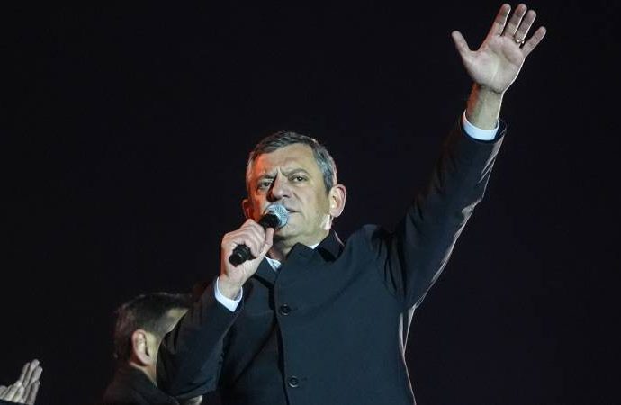 Özgür Özel: Erdoğan artık Cumhurbaşkanı değil, cunta başkanı!