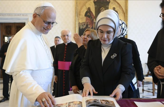 Emine Erdoğan, Papa 14. Leo ile görüştü