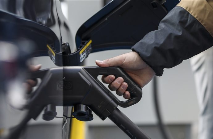 İlk altı ayda elektrikli ve hibrit otomobiller pazarın yüzde 45’ine geldi
