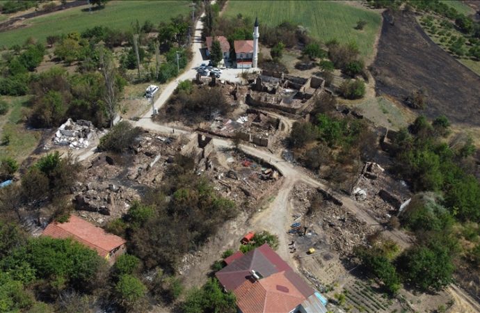 Yangınla yeni tanışmıyorlar: Bilecikli iki ailenin evi daha önce de yanmış