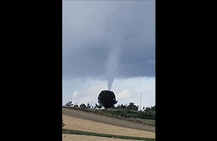 Samsun ve Akçakoca’da hortum kameraya takıldı