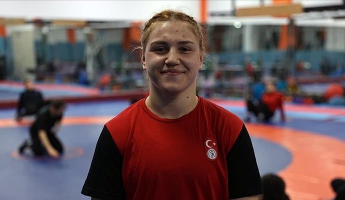 Milli güreşçi Beyza Nur Akkuş 20 yaş altı Avrupa şampiyonu