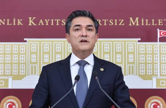 İyi Parti’den belediye başkanları operasyonuna tepki: Patron çıldırmış