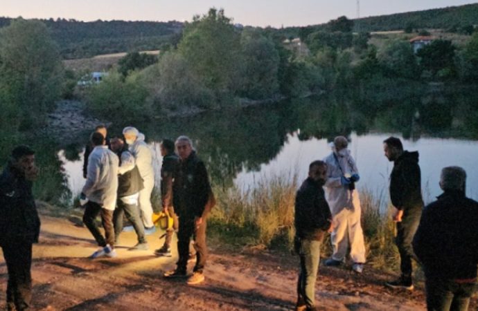 Araba içinde sefa cinayetle bitti