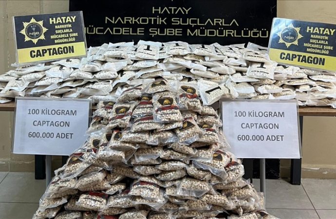 Hatay’da 600 bin uyuşturucu hap ele geçirildi