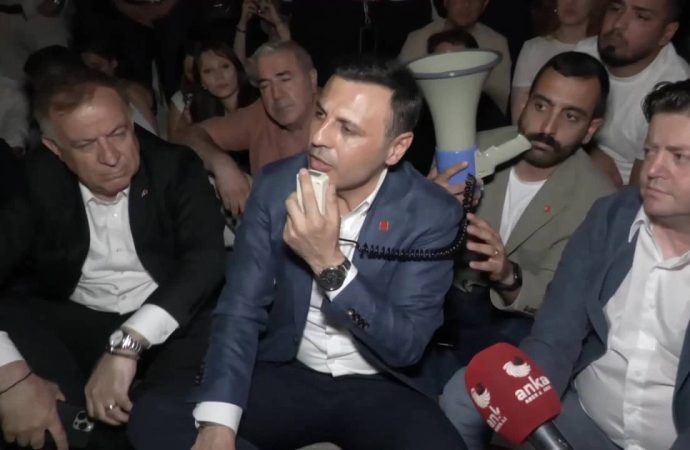 CHP’den Vatan Emniyet önünde oturma eylemi