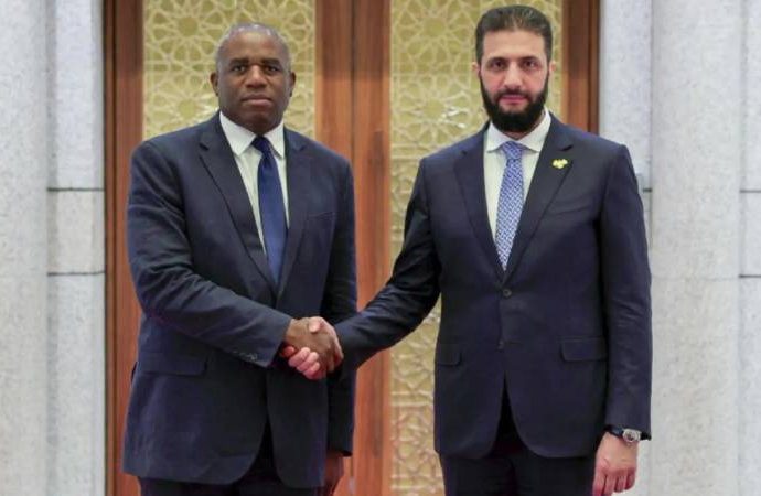 14 yıl sonra: Britanya Dışişleri Bakanı Lammy resmen Suriye’de