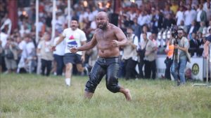 664. Tarihi Kırkpınar Yağlı Güreşleri’nde başpehlivanlığı Orhan Okulu kazandı