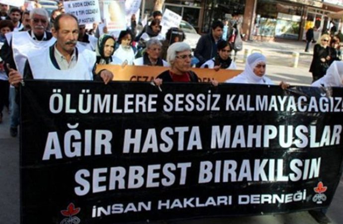 Tedavi edilmedi: O tutuklu artık göremiyor