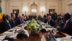 Trump ana dili İngilizce olan ülke liderine sordu: Böyle konuşmayı nereden öğrendiniz?