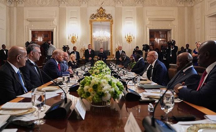 Trump ana dili İngilizce olan ülke liderine sordu: Böyle konuşmayı nereden öğrendiniz?