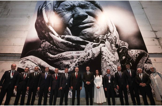 Srebrenitsa’da soykırım müzesini Kurtulmuş açtı