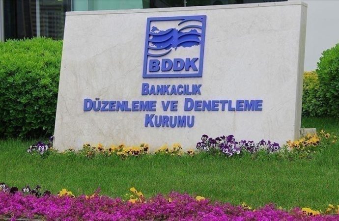 Kredi kartlarına 48 ayda yapılandırma imkanı geldi