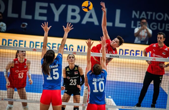 Filenin Sultanları’ndan sürpriz yenilgi! Sıra dışı set geri dönüşe yetmedi