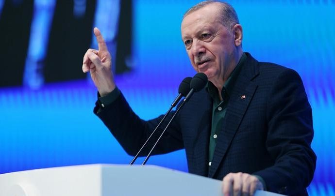AK Parti’nin yeni şarkısı: ‘Dünya Bizi Bekler’