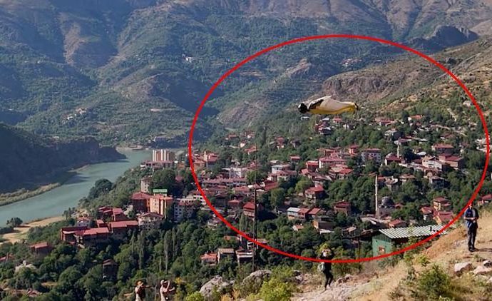 ‘Eğin kuşu’ Cengiz Koçak 220 kilometre hızla Kemaliye’nin üstünden uçtu!