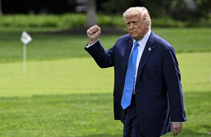 Trump: AB ve Meksika mallarına yüzde 30 tarife uygulanacak
