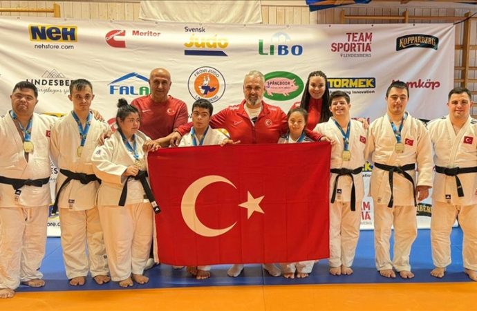 Özel Sporcular Down Judo Milli Takımı sekiz altınla Avrupa şampiyonu