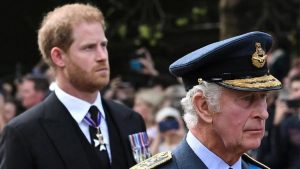 Sarayın ‘dolaylı’ barış müzakeresi: Charles ve Harry değil, yardımcıları görüştü