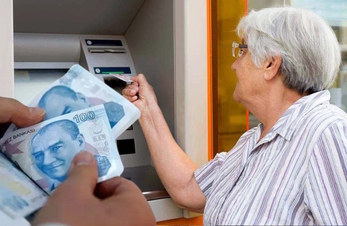 DİSK-AR raporu: Çalışan emekli sayısı patladı