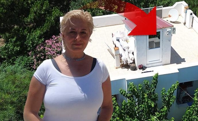 Ezan sesini duyamadı, cami hoparlörünü çatısına taktırdı