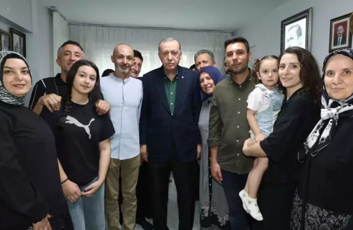 15 Temmuz’un yıldönümü: Erdoğan şehit ailelerini ziyaret etti