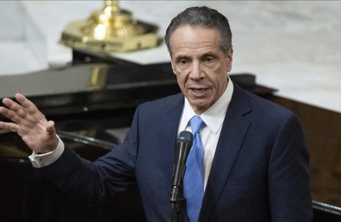 New York belediye başkanlığı seçimi: Cuomo yarışı bağımsız aday olarak sürdürecek