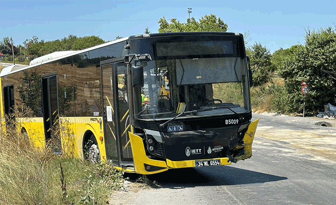 İETT otobüsüyle çarpışan otomobilin sürücüsü öldü