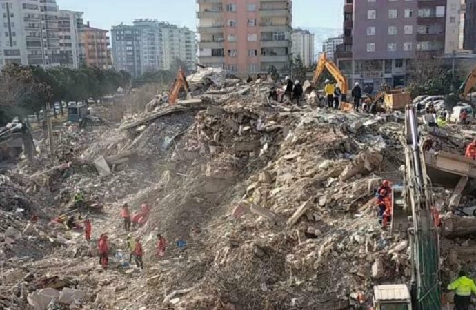 Site 151 kişiye mezar oldu, 18 yıl hapisle kaçan müteahhit ‘peşimi bırakın’ çağrısı yaptı