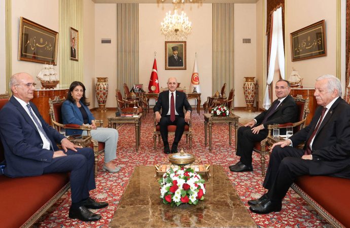 Komisyon için ilk adım: Partilerin üye sayıları belirlendi