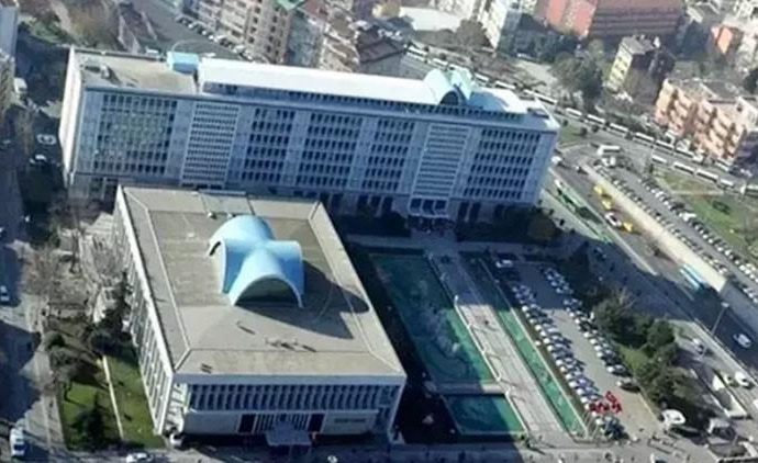 Sürrealist bir haber gibi: Ressam-heykeltraş Ahmet Güneştekin’e savcılıkta İmamoğlu sorgusu
