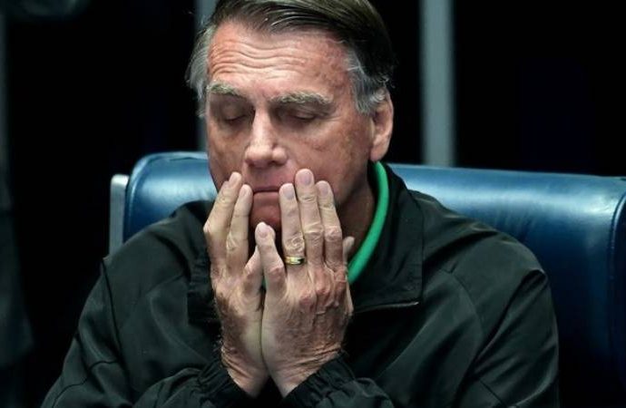 Eski Brezilya Devlet Başkanı Bolsonaro’ya elektronik kelepçe takılacak